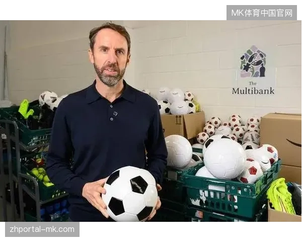 索斯盖特在等待萨卡等攻击手的最终体检报告,马奎尔的意外落选则引发对三狮军团后防线的讨论 索斯盖特在等待萨卡等攻击手的最终体检报告,马奎尔的意外落选则引发对三狮军团后防线的讨论